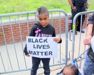 many-children-among-crowd-at-Freddie-Gray-protest