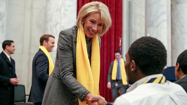 devosbetsey_011818gn7_lead