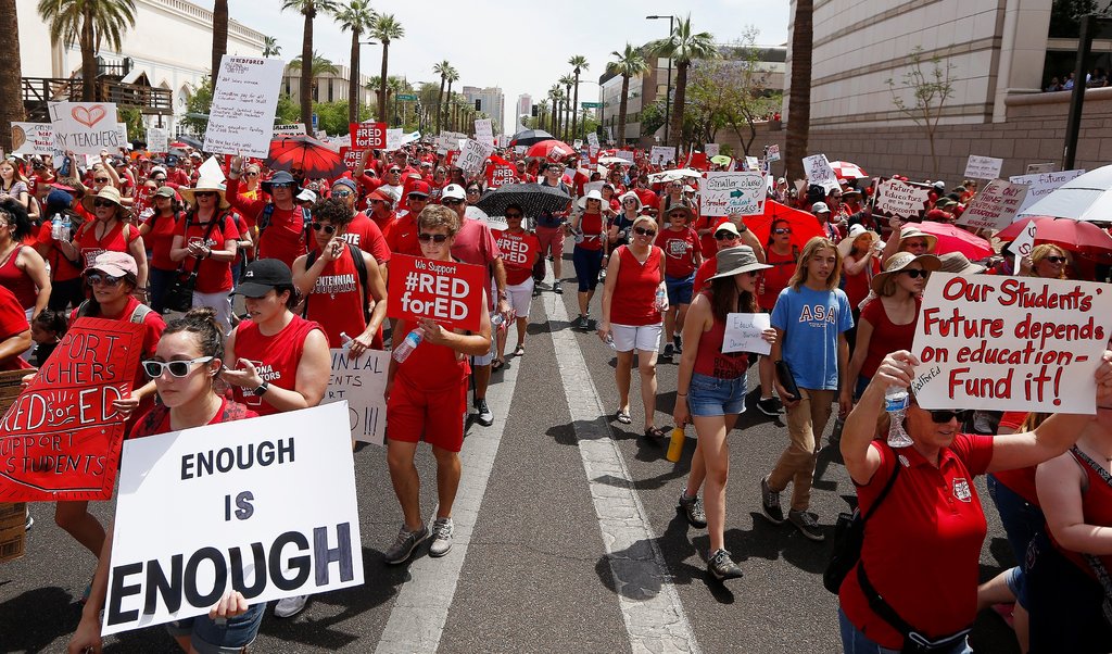 merlin_137374938_25a3513b-8341-4602-8710-910d3500b1d5-jumbo